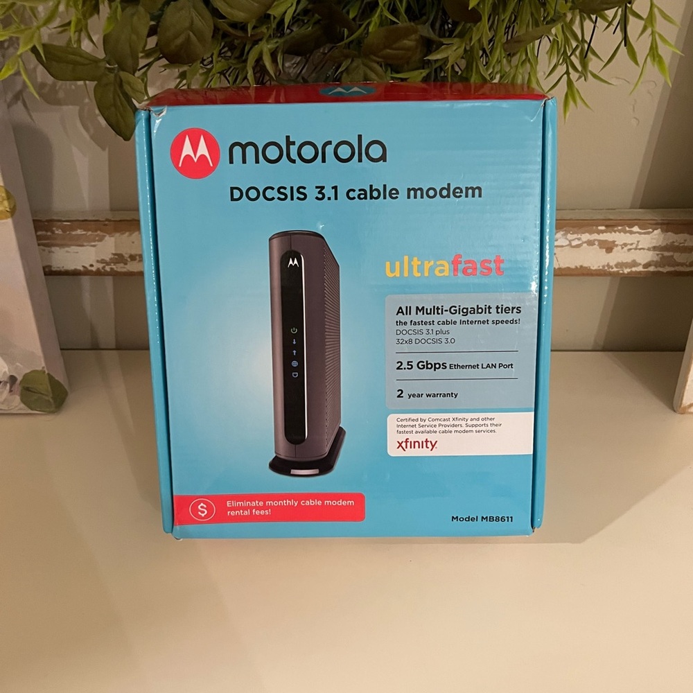 Motorola Black Cable Modem - DOCSIS 3.1
